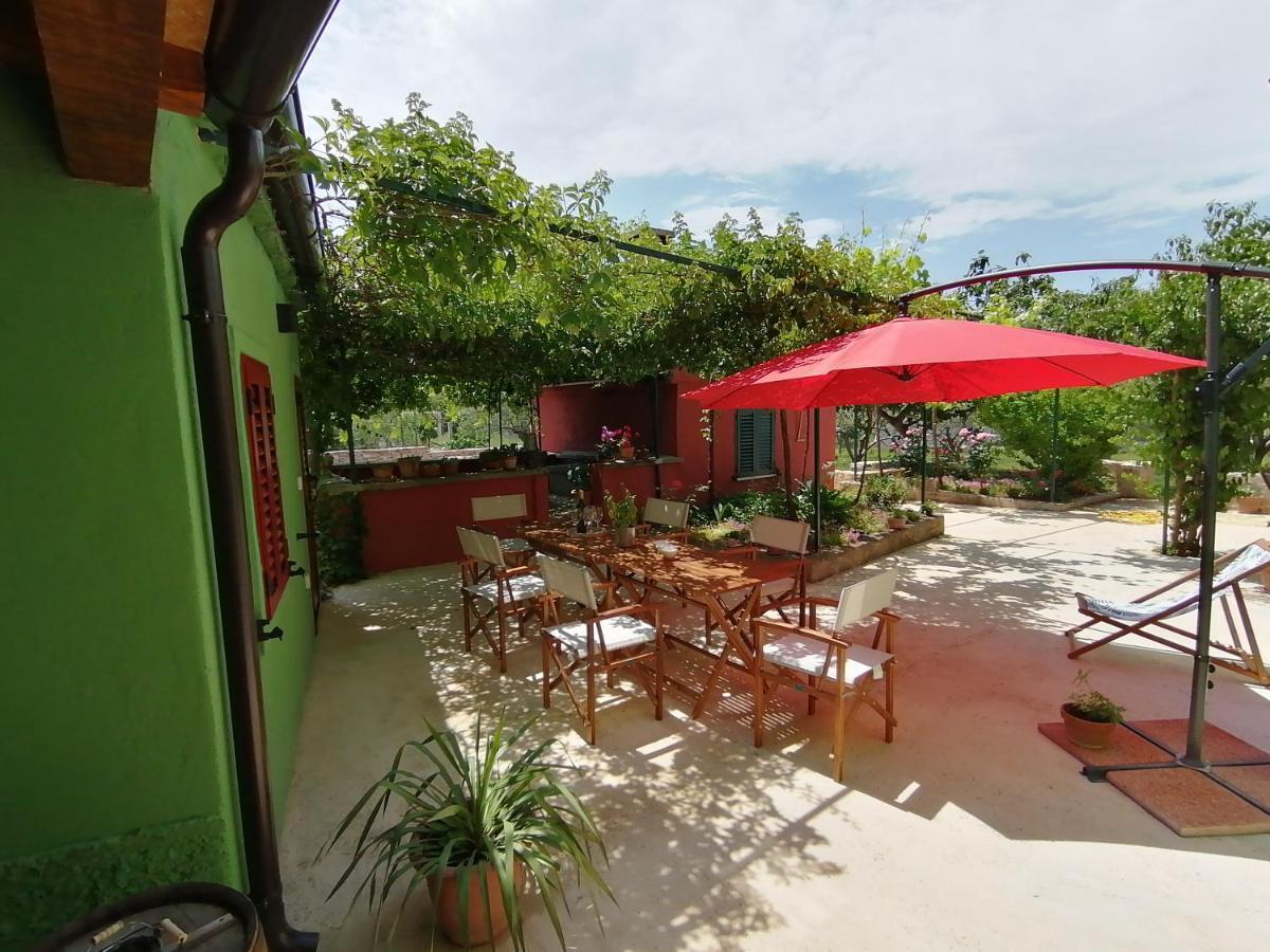 Prázdninový dům House Bougainvillea *